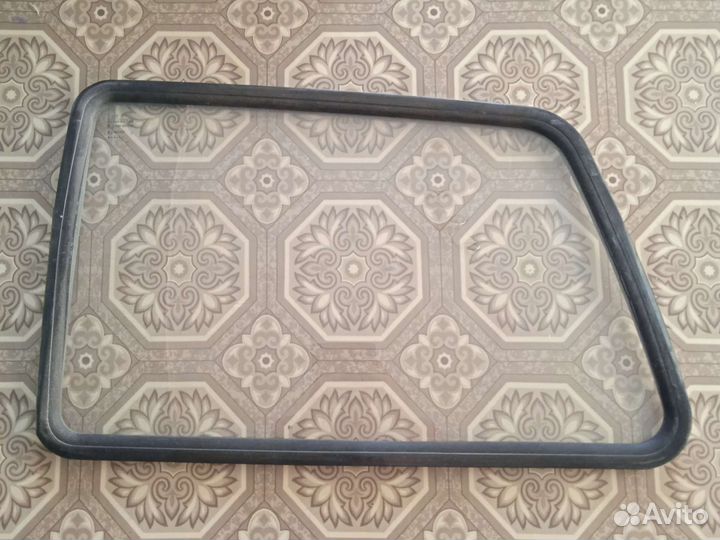 Заднее левое стекло Ока