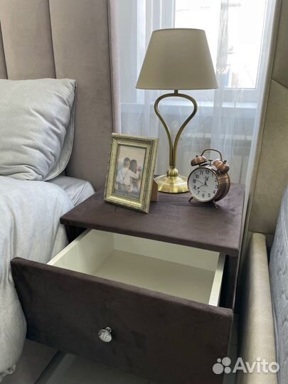 Тумба прикроватная