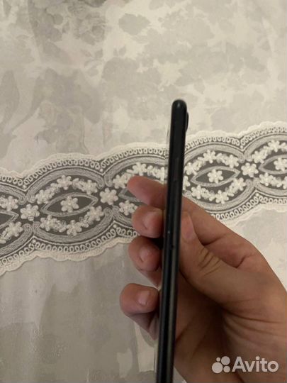 Телефон iPhone 7