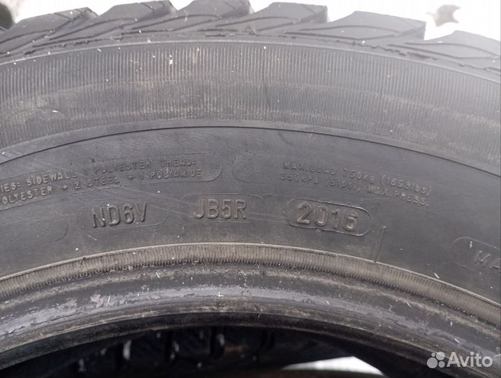 Sava Eskimo Stud 215/65 R16 98T