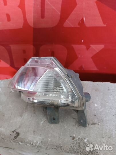 Фонарь в бампер правый Toyota RAV 4 8148042060