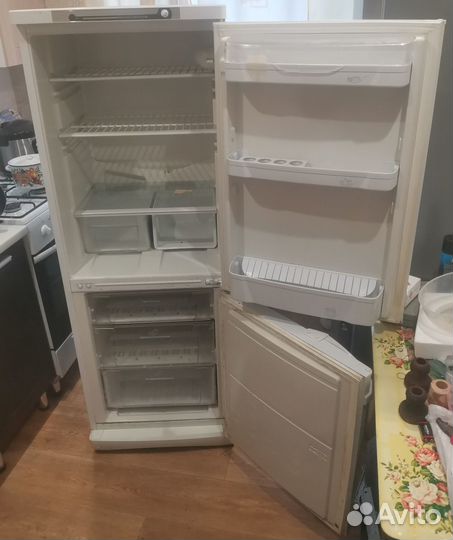 Холодильник Indesit не рабочий