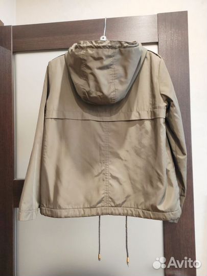 Ветровка женская