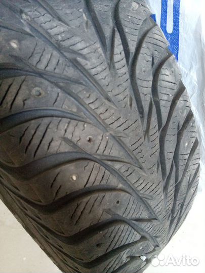 Yokohama Ice Guard Stud IG55 215/60 R17