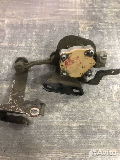 Датчик дорожного просвета Toyota Avensis