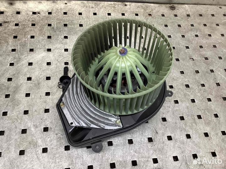 Моторчик печки Volkswagen Passat