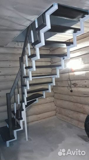 Лестница на металлокаркасе
