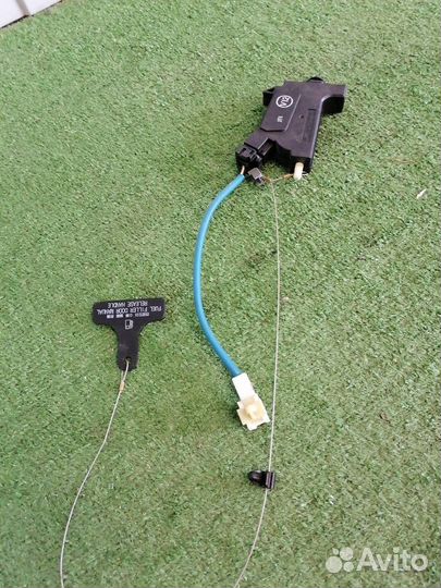 Замок лючка Hyundai Equus 3.8 G6DJ 2014