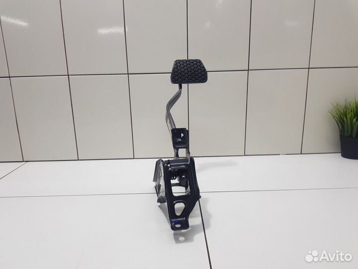 Педаль тормоза (Chery Tiggo 4)