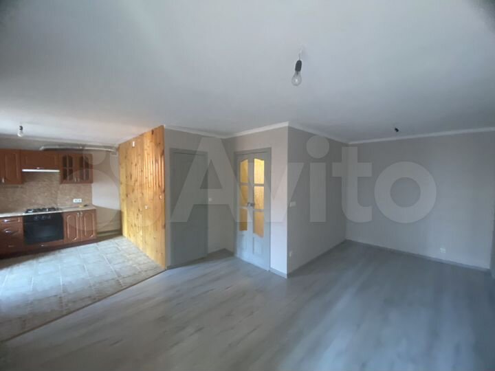 3-к. квартира, 85 м², 3/10 эт.