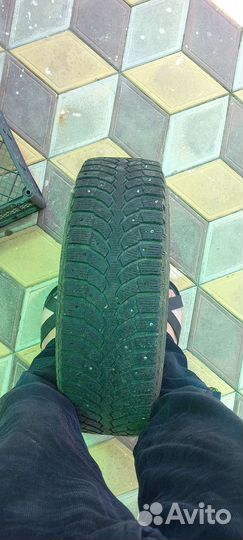 Bridgestone Blizzak Spike-02 175/70 R14 82