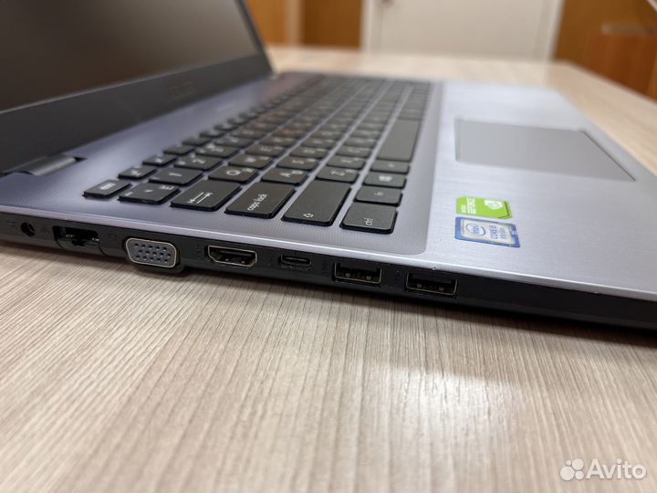 Ноутбук asus X542UF-DM042T