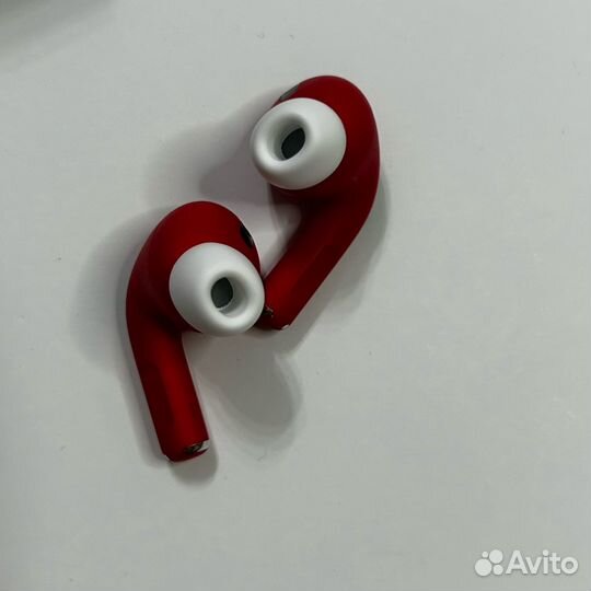 Наушники Apple AirPods Pro в футляре с беспроводн