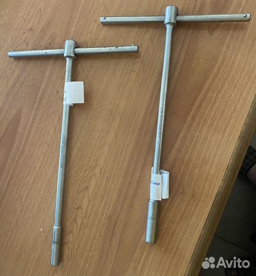 Т-образный ключ с торцевой головкой 10мм Jonnesway