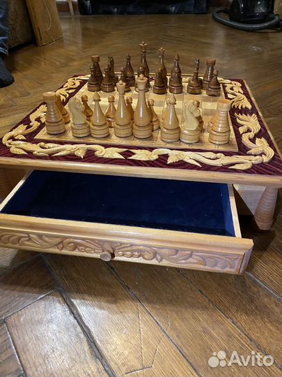Шахматный стол