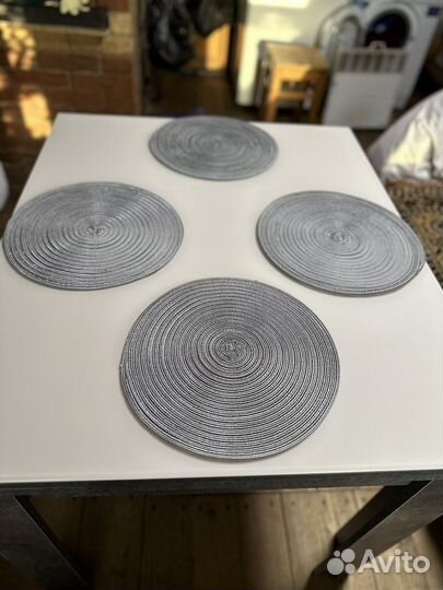 Раскладной стол и стол из дерева