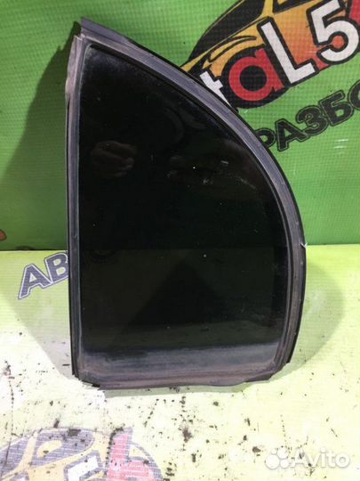 Стекло двери заднее левое Honda Civic 8