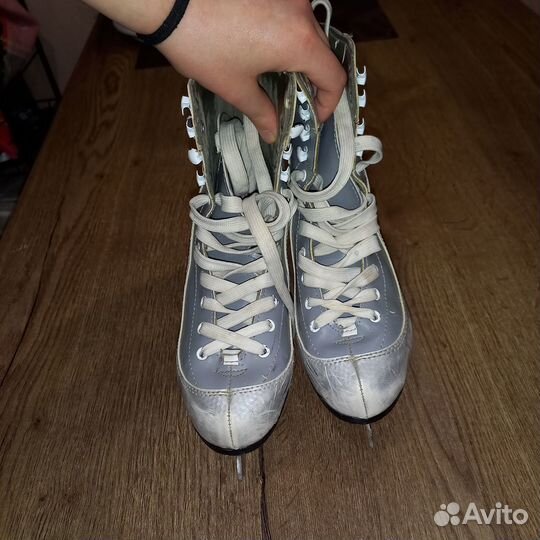 Коньки фигурные 35 размер