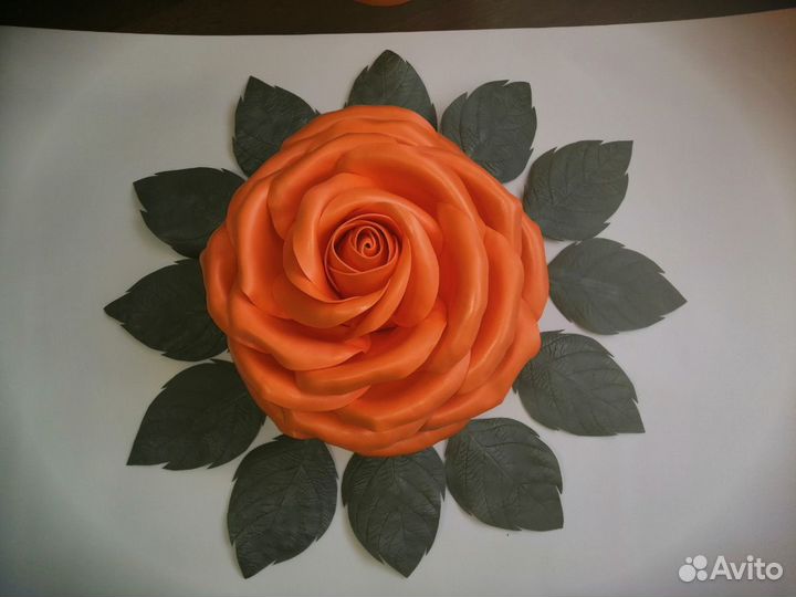 Люстры, бра, торшеры