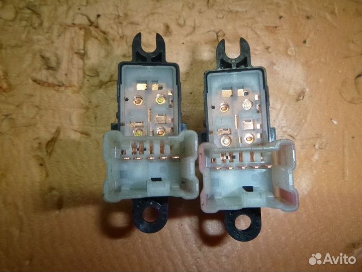 Кнопка стеклоподъемника nissan X-trail (T32) 2014