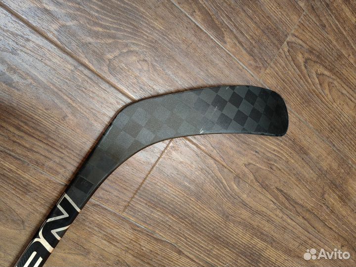 Профессиональная хоккейная клюшка Bauer Nexus 1NSR