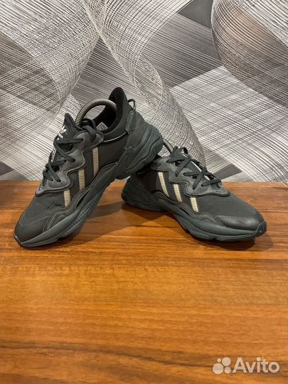 Кроссовки Adidas ozweego размер 38,5