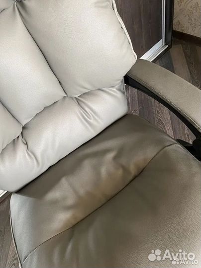 Офисное кресло (геймерское). Кресло для директора