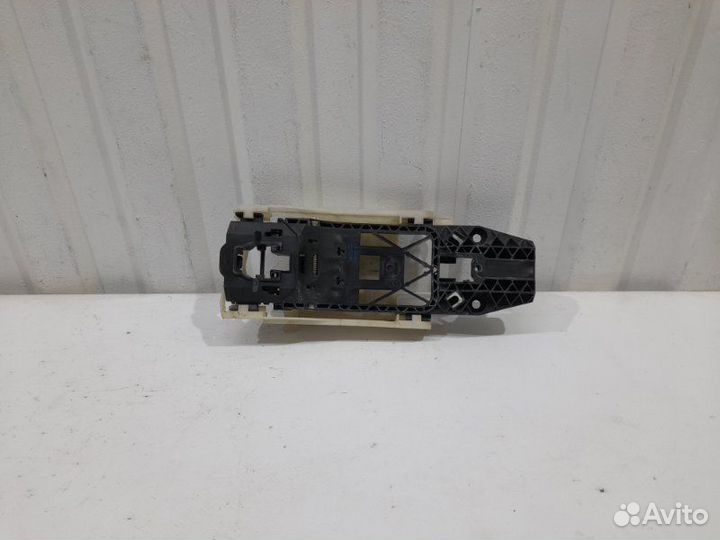 Кронштейн ручки двери (передней правой) Volkswagen