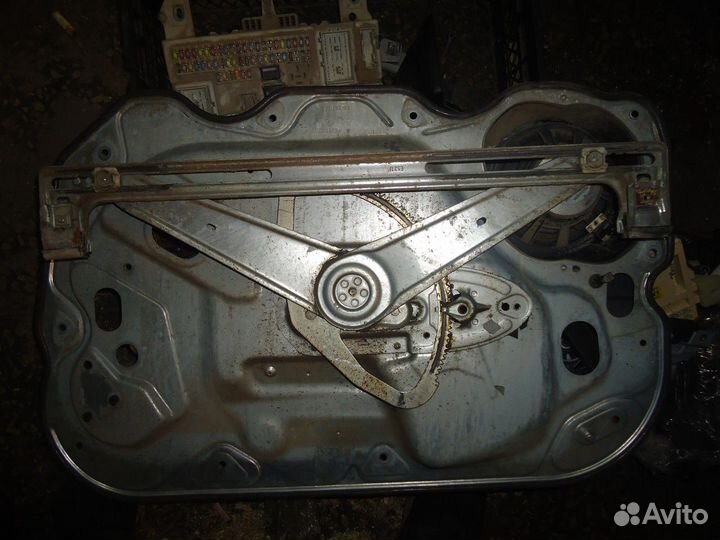 Стеклоподъемник электрический передний левый