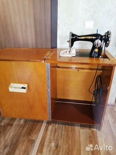 Швейная машина Подольск ножная