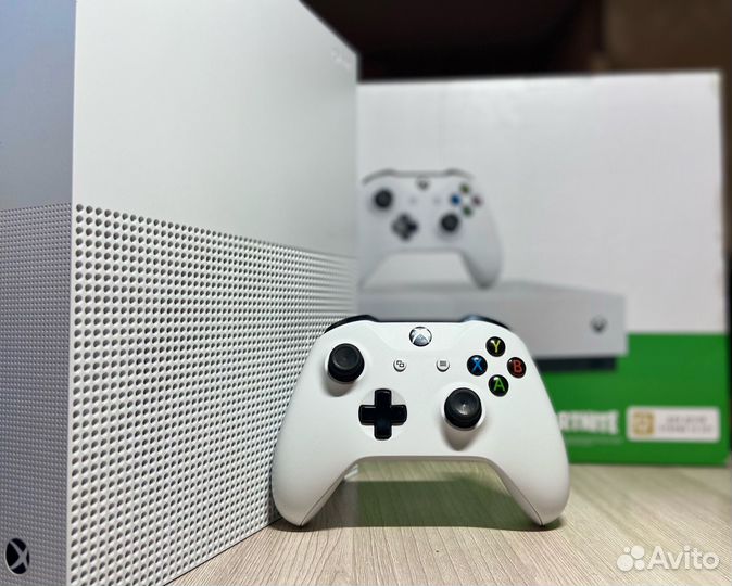 Новая Xbox One S 1TB + Игра