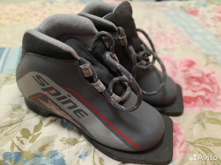 Лыжные ботинки 30р