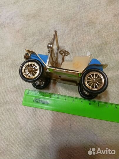 Модель ретро авто ГДР