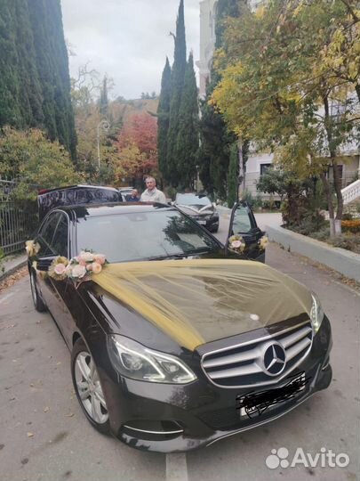 Свадебное украшения на машину