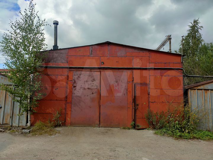 Гараж, > 30 м²