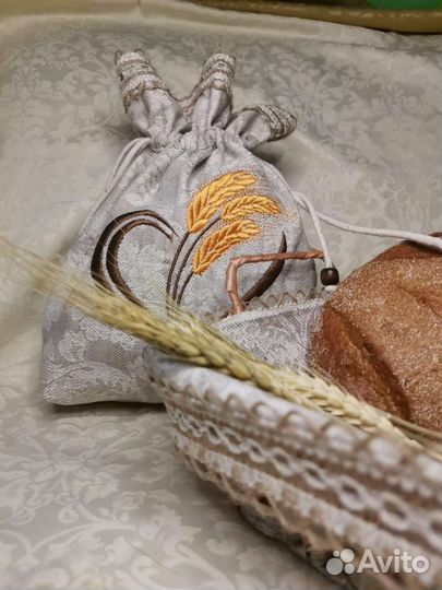 Корзинка с мешочком для хлеба