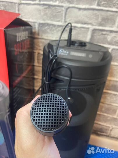 Блютуз колонка с микрофоном