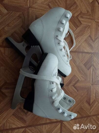 Удобные детские коньки Larsen