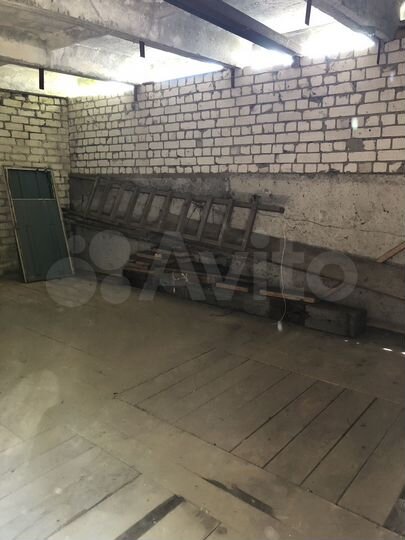 Гараж, > 30 м²