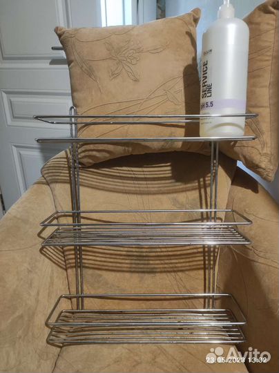 Полка настенная металлическая в ванну