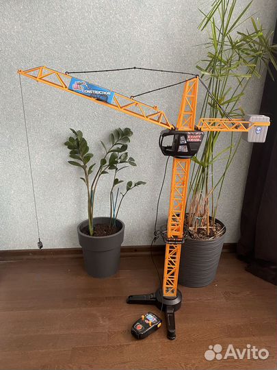 Игрушечный кран