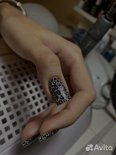 Маникюр педикюр