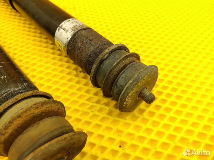 Амортизаторы комплект передние Mercedes-Benz W463