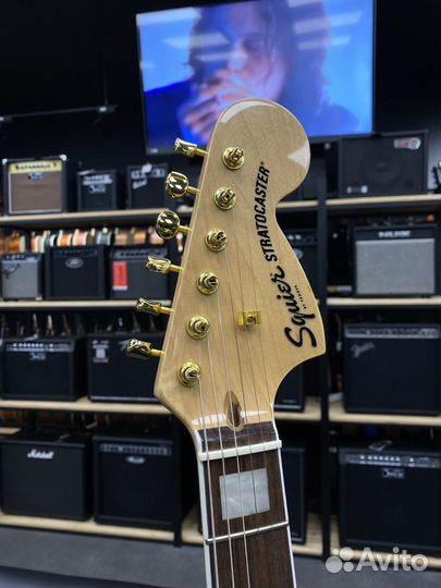 Squier 40th Anniversary Stratocaster Gold Edition