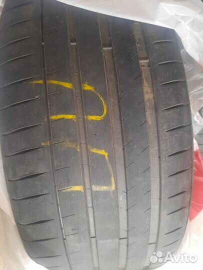 Michelin Pilot Sport 4 285/40 R22 и 325/35 R22