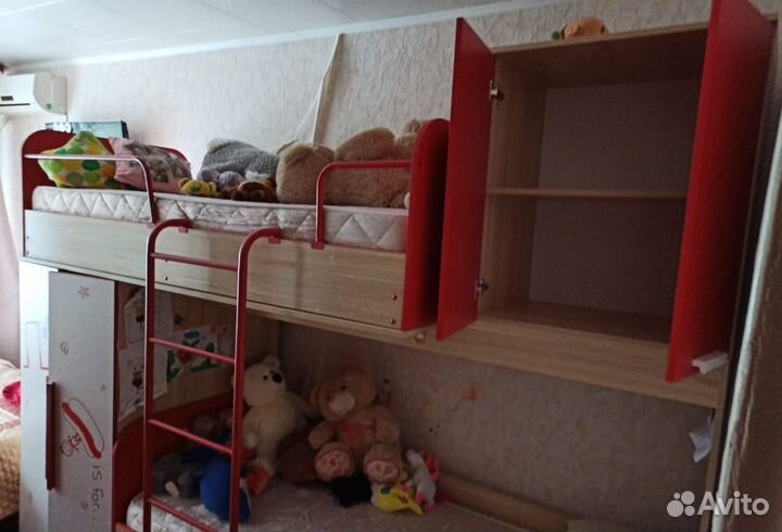 Двухярусная кровать б/у