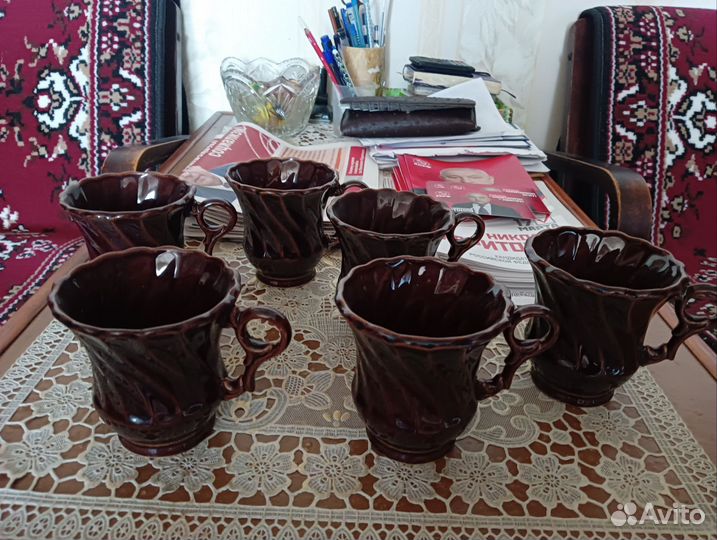 Кружки,тарелки,заварочный чайник