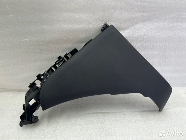 Накладка торпедо левая Toyota Land Cruiser 200