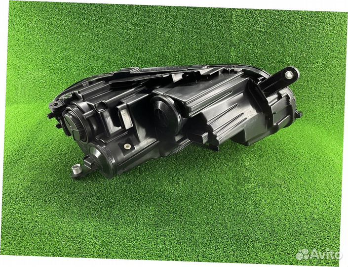 Фара левая Фольксваген Пассат 10-15