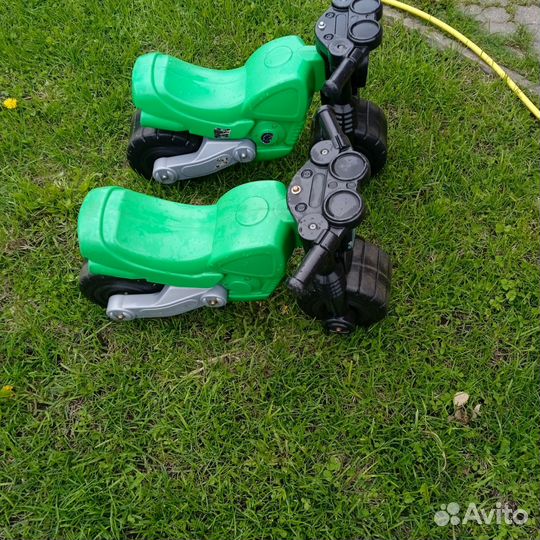 Беговелы-мотоциклы для двойни